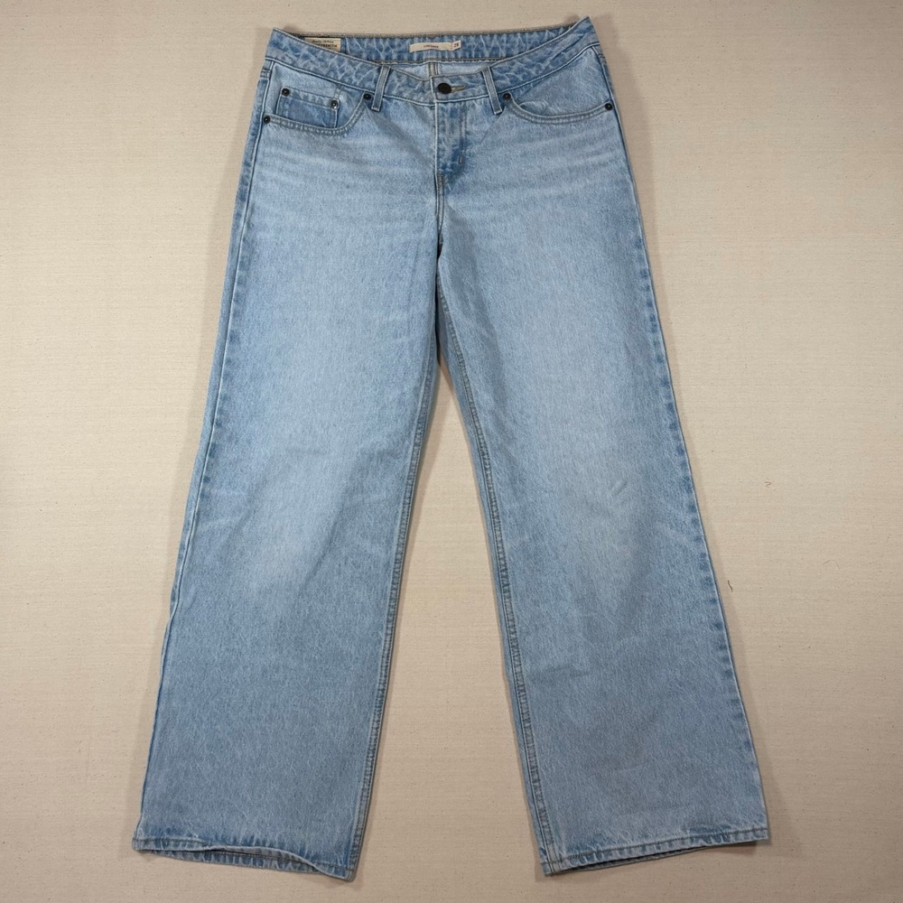 Levis Premium Low Loose Jeans Light Wash Wide Leg Size 28 Measure 31x28.5